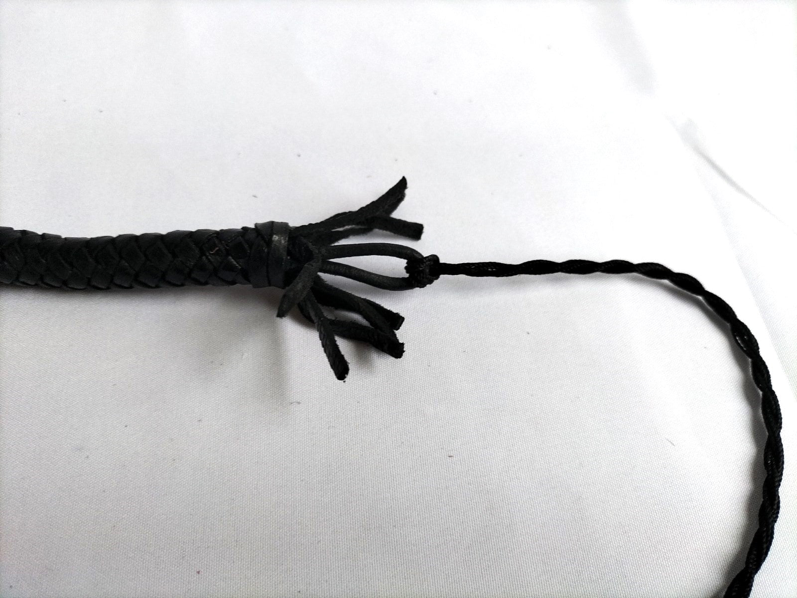 Zwart lederen snake whip met english eye - SM - speeltjes