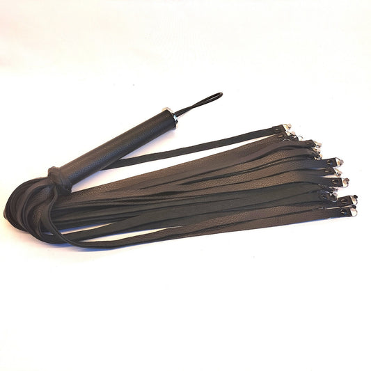 Zwart Leren Flogger met Metalen Kubusjes 70cm - 36 Falls 50cm 500g Handgemaakt België - Impact Play - Floggers - SM - speeltjes