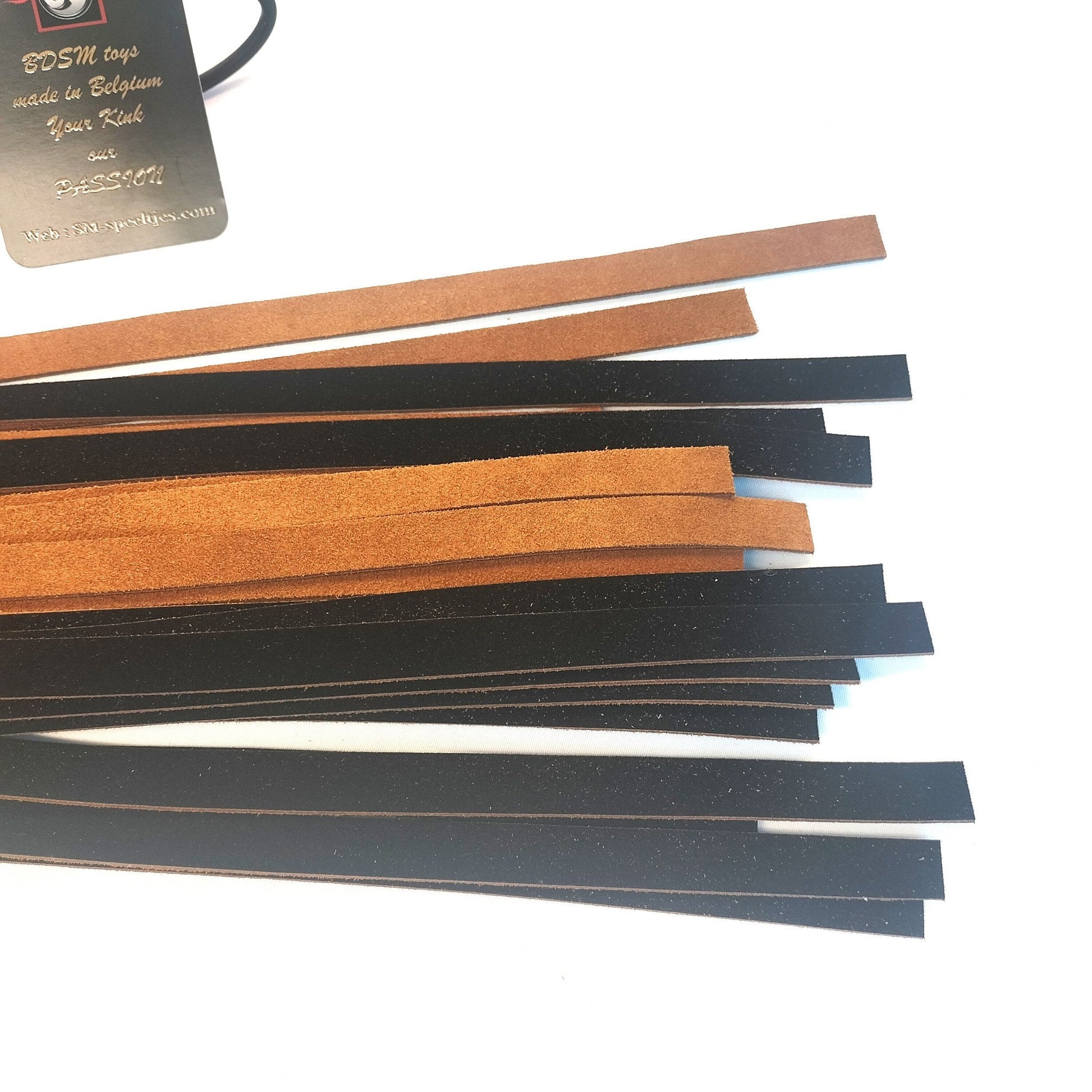 Zwart/cognac suède Flogger 500g - 36 Falls 50cm 2mm Dik Handgemaakt België - Impact Play - SM - speeltjes