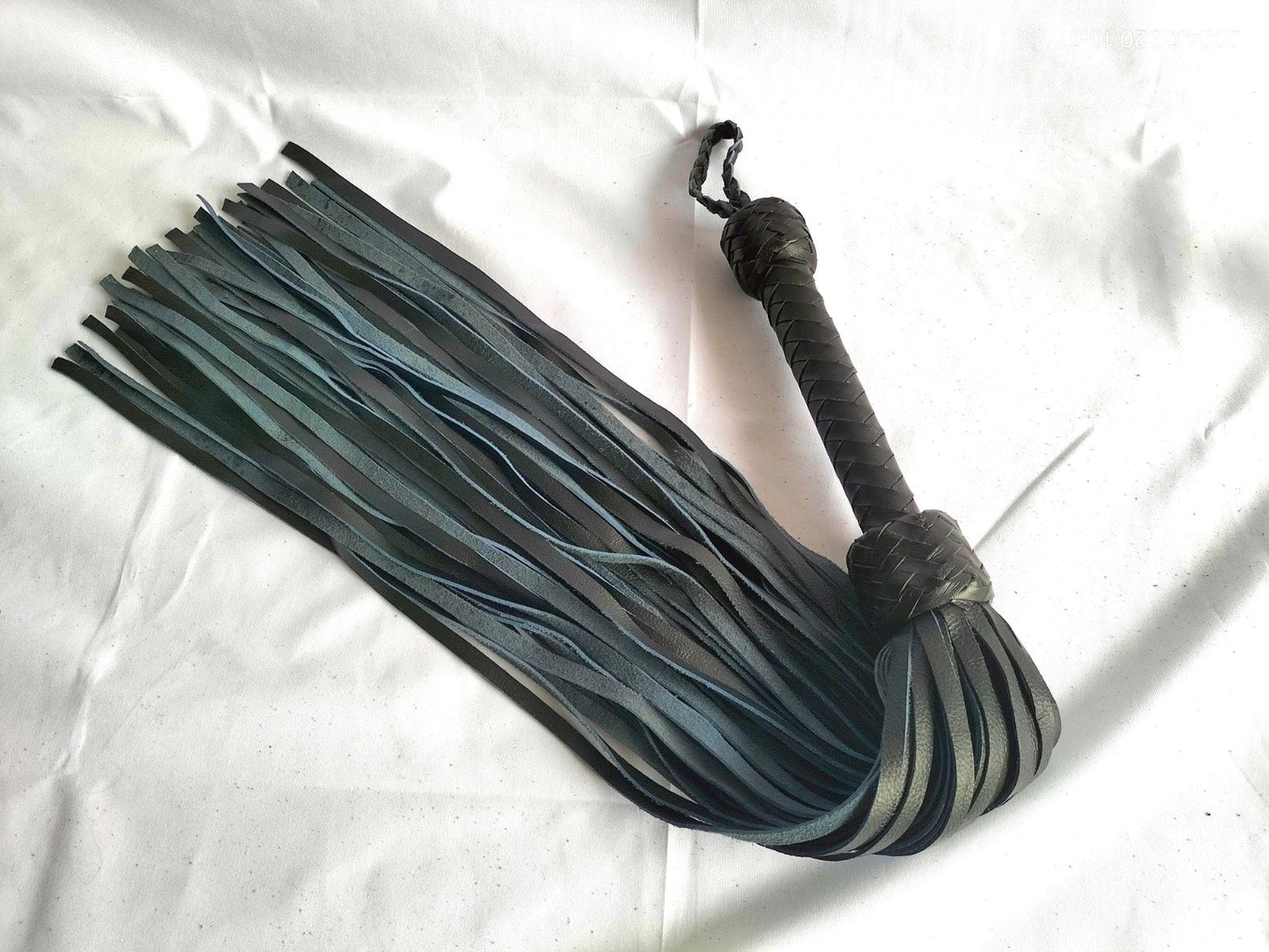 Zwarte rundslederen flogger 72 falls - SM - speeltjes