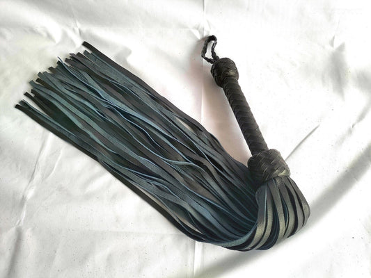 Zwarte rundslederen flogger 72 falls - SM - speeltjes