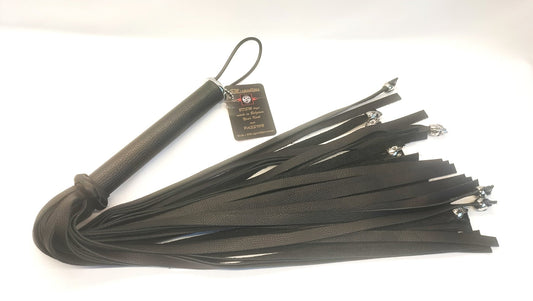 Zwarte Skull Flogger met 8 RVS Skulls – 36 Falls Impact Zweep - Impact Play Flogger - SM - speeltjes