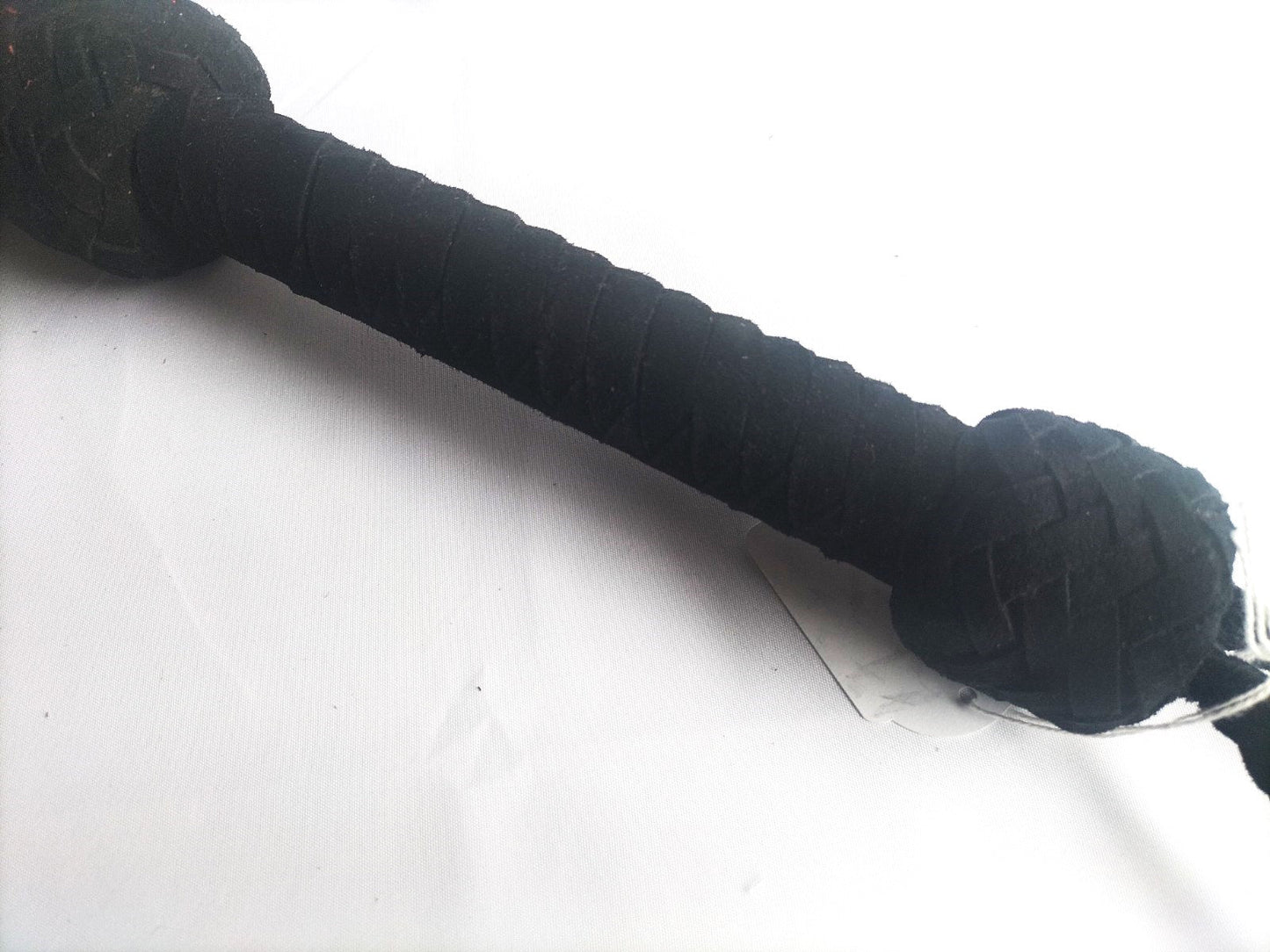 Zwart/rode prikkeldraad flogger - SM - speeltjes