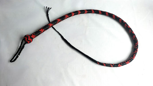 deze-120cm-lange-snakewhip-of-zweep-in-devolksmond-is-verzwaard-met-loden-balletjes-en-gemaakt-van-rood-en-zwart-leer-een-heel-erg-leuke-zweep-tegen-een-zeer-democratsche-prijs-1