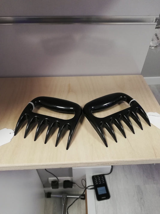 met-deze-set-bear-claws-kan-je-scratch-play-doen-maar-ook-eventueel-gewoon-een-beetje-tegen-dehuid-duwen-met-één-of-meerdere-van-de-klauwen-in-elk-geval-plezier-verzekerd-1