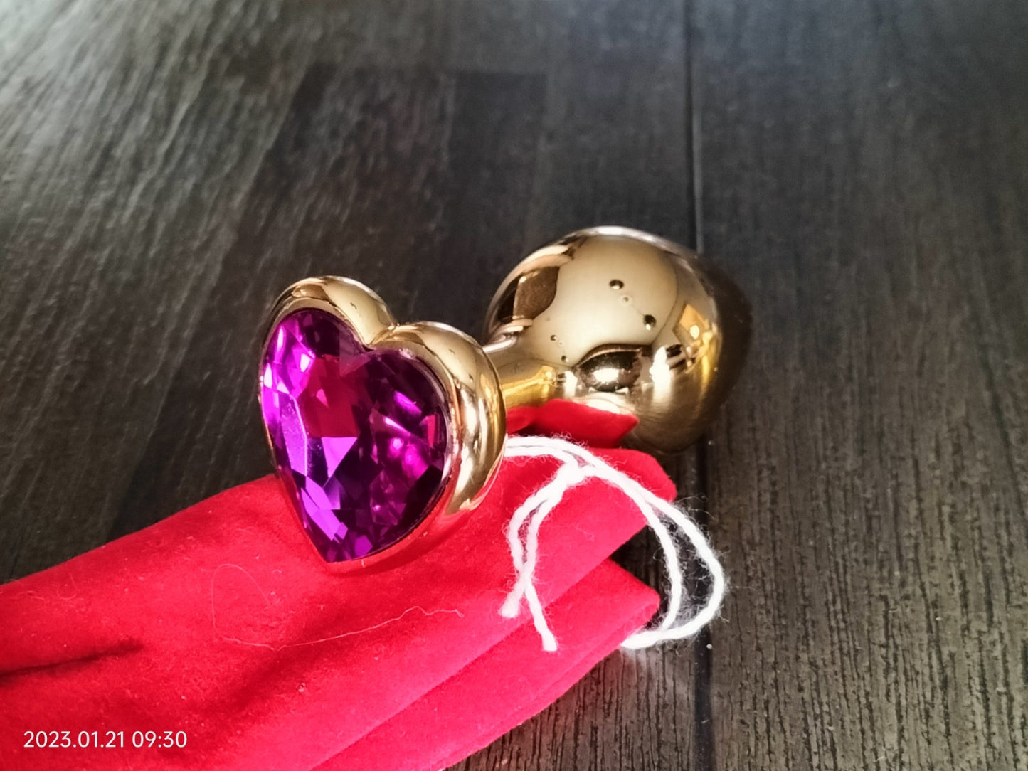 Butt plug with gold plated heart
