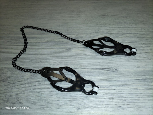Black clover clamps with black chain