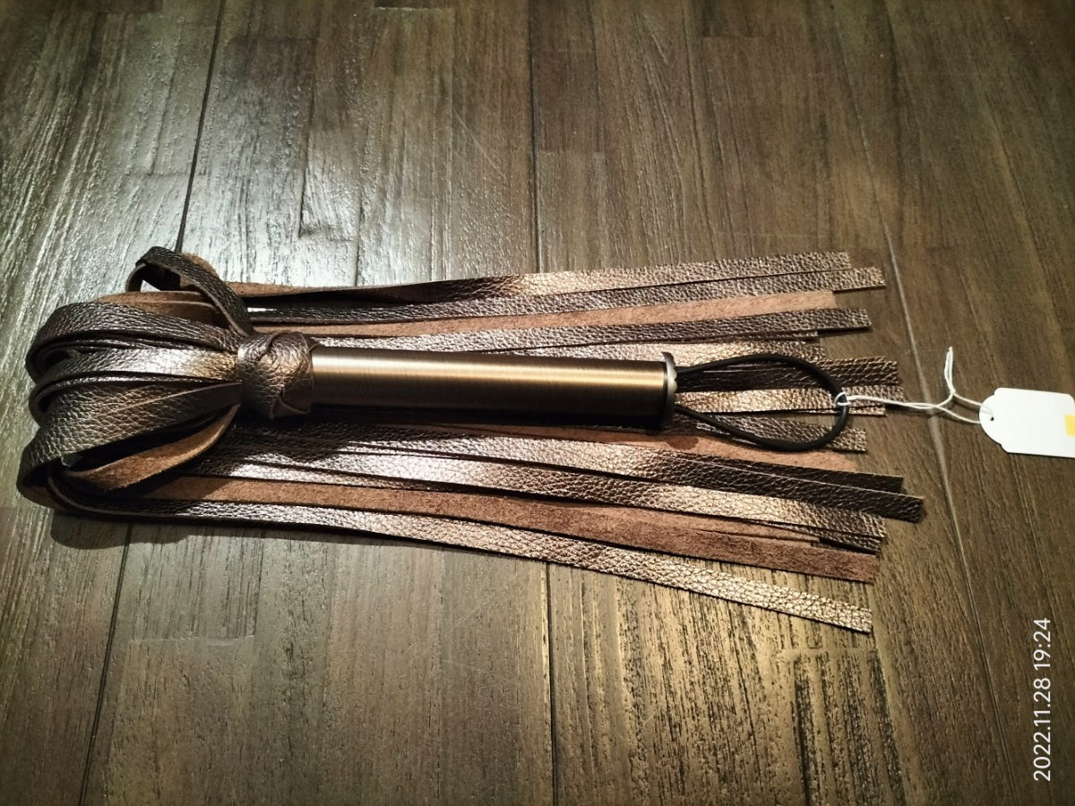 Calfskin bronze metallic flogger