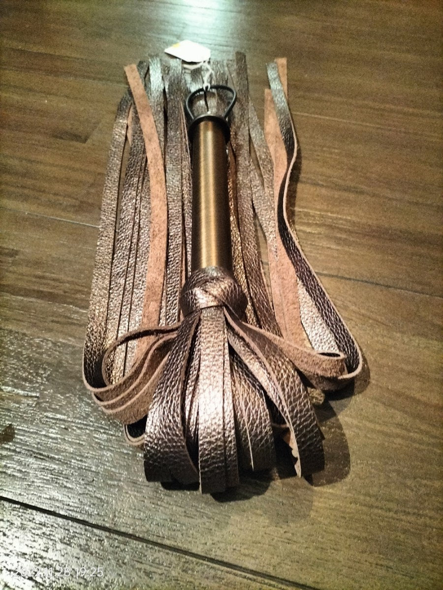 Calfskin bronze metallic flogger