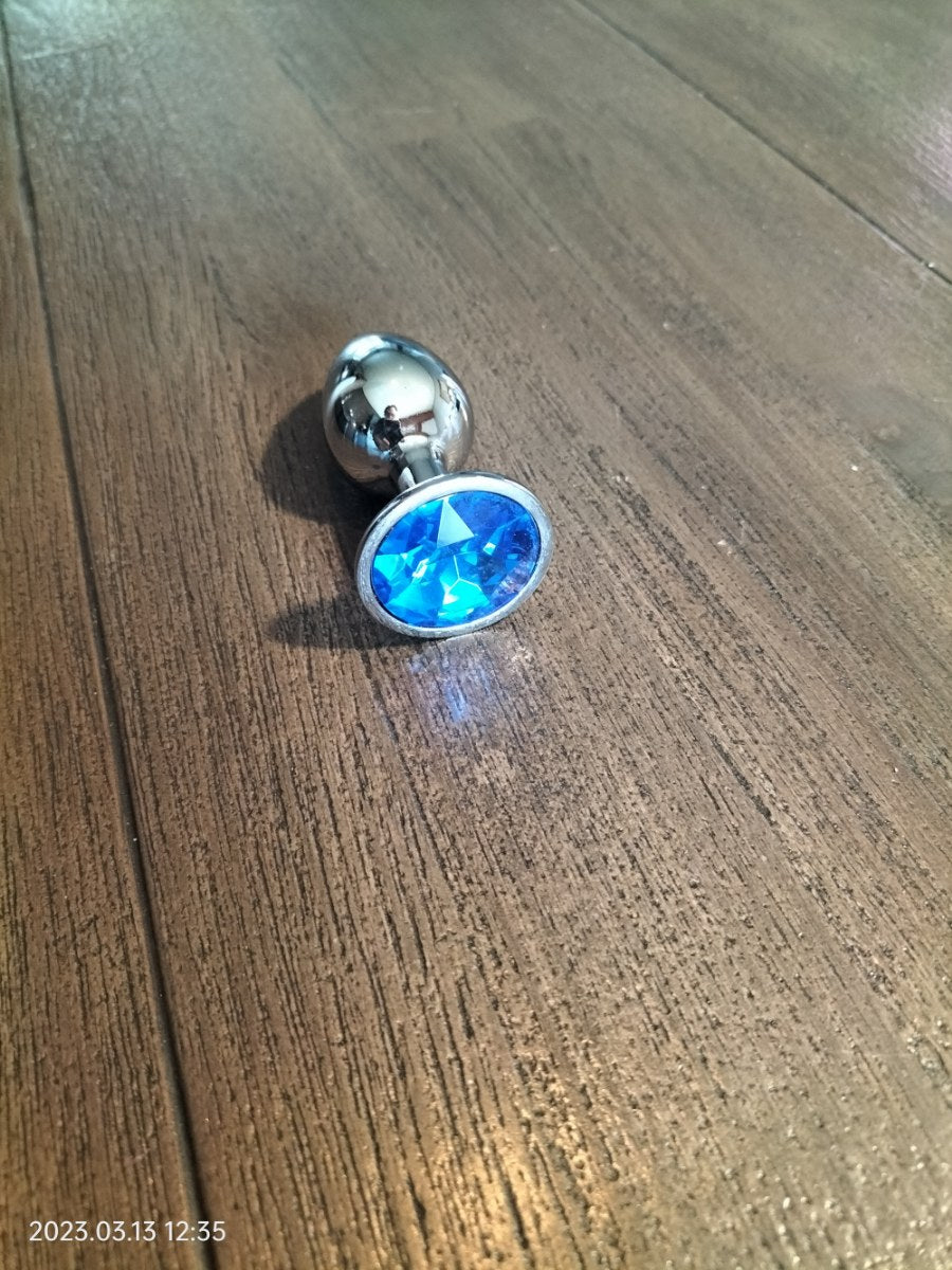 Butt plug with stone blue size small