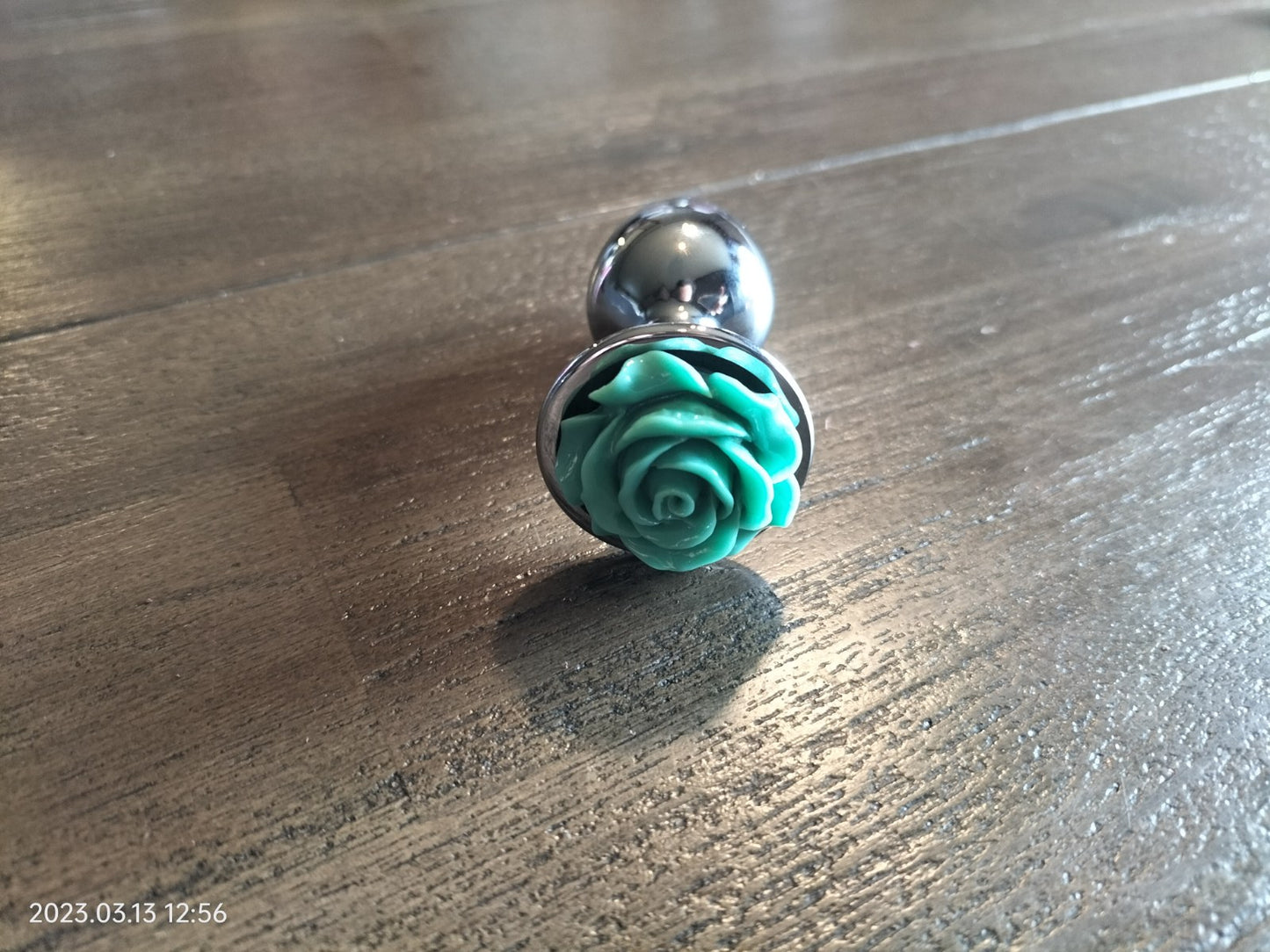 Butt plug with dark green rose size small