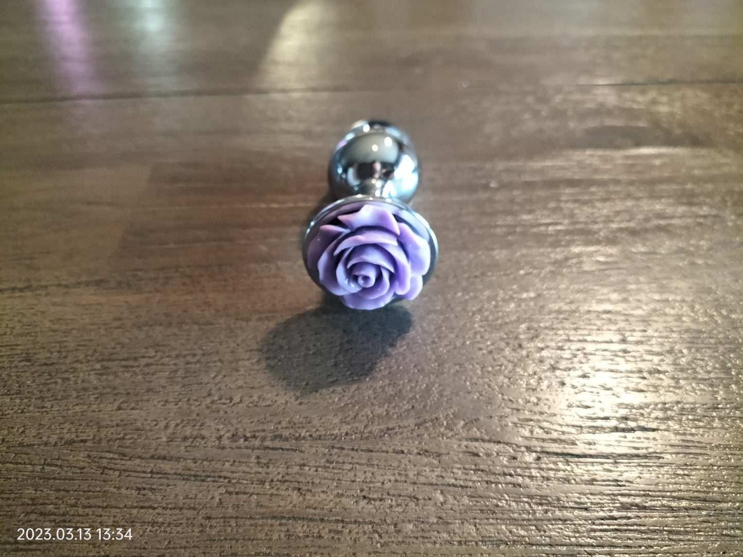 Butt plug with purple rose size Medium