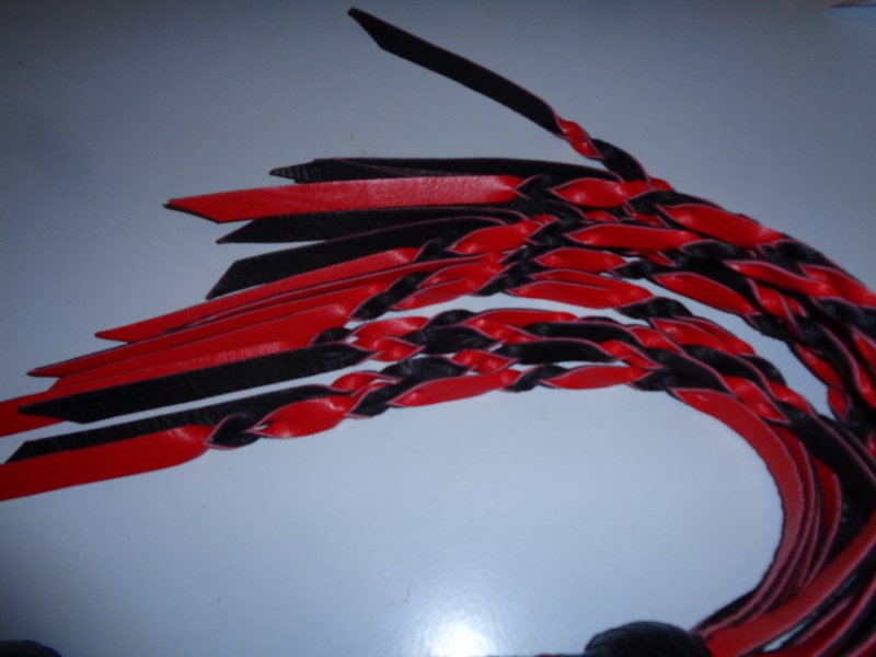Flogger with woven falls red/black