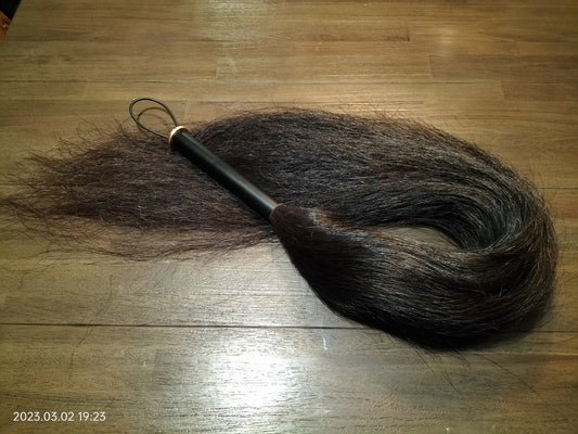 Thick horse hair flogger black 105 cm