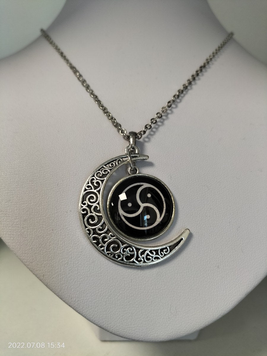 Halsketting BDSM logo/halve maan - SM - speeltjes