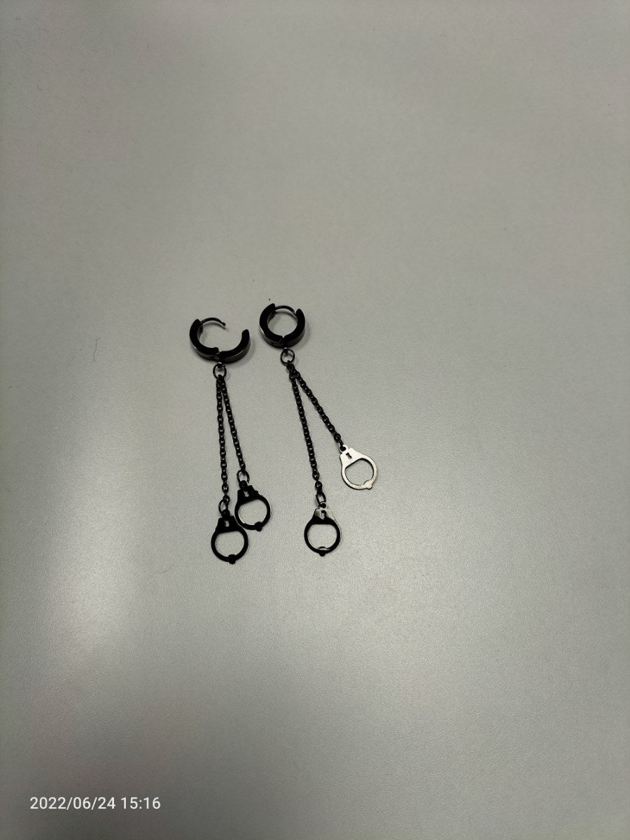 RVS oorbellen ketting en handboeien zwartkleurig - SM - speeltjes
