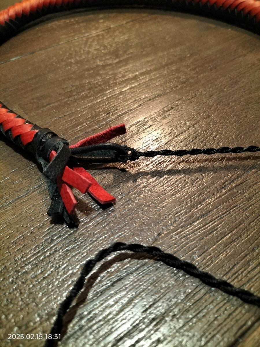 snake whip 60 cm zwart/rood of zwart - SM - speeltjes