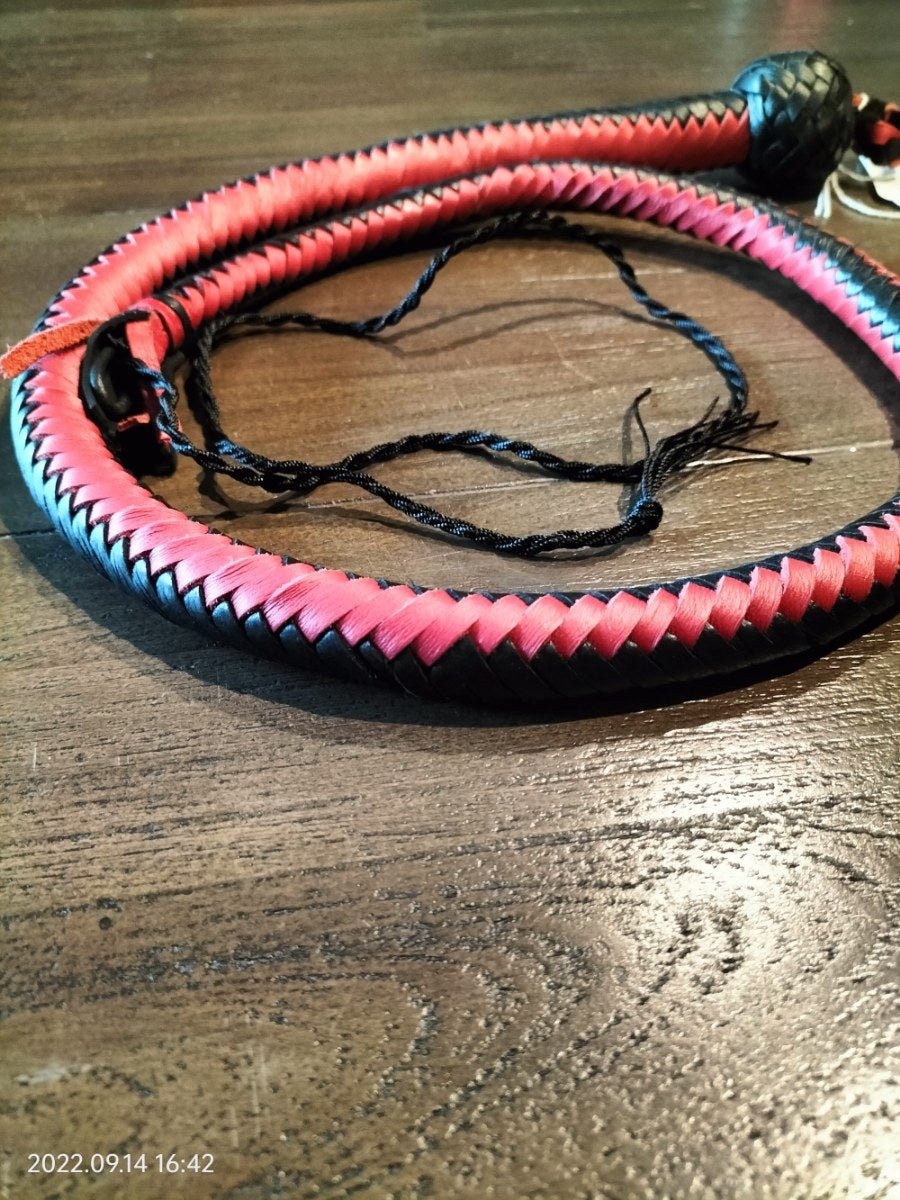 Snake whip 90 cm rood zwart patroon - SM - speeltjes