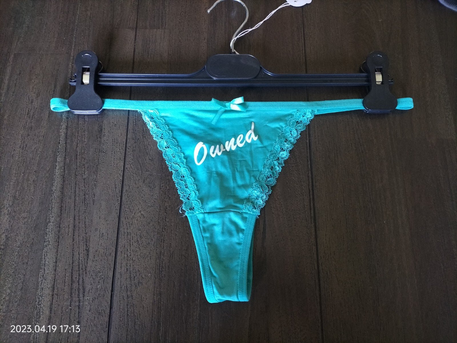 String Met witte tekst Owned diverse maten - SM - speeltjes