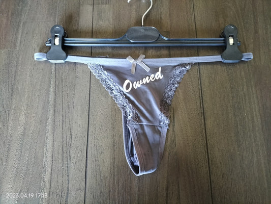 String Met witte tekst Owned diverse maten - SM - speeltjes