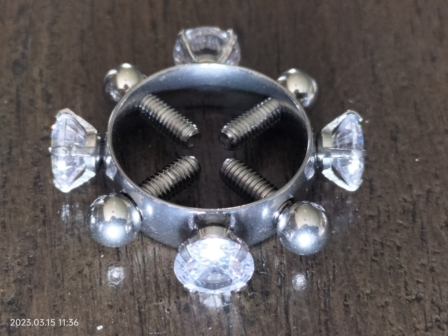 Tepelringen met steentjes zijkant zilverkleurig - SM - speeltjes