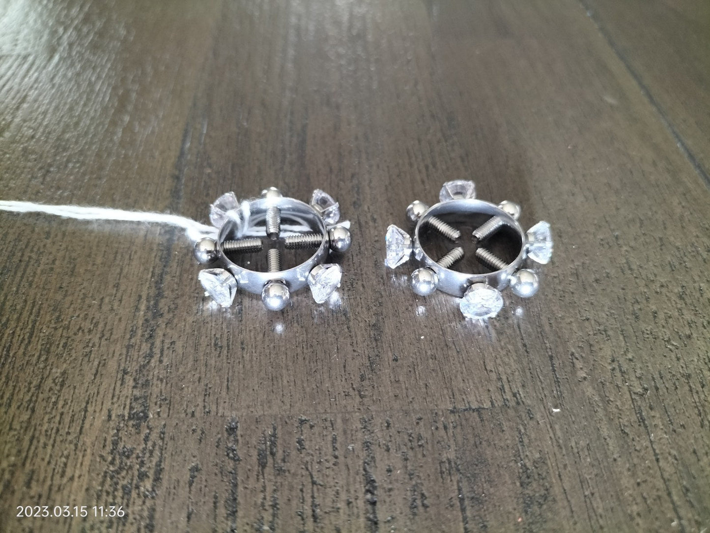 Tepelringen met steentjes zijkant zilverkleurig - SM - speeltjes