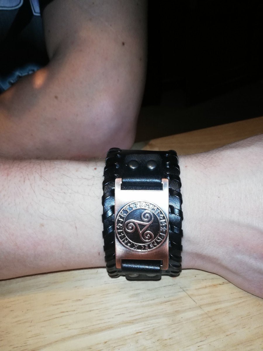 Zwart lederen armband met bronskleurig BDSM logo - SM - speeltjes