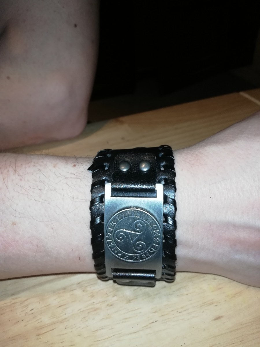 Zwart lederen armband met zilverkleurig BDSM logo - SM - speeltjes