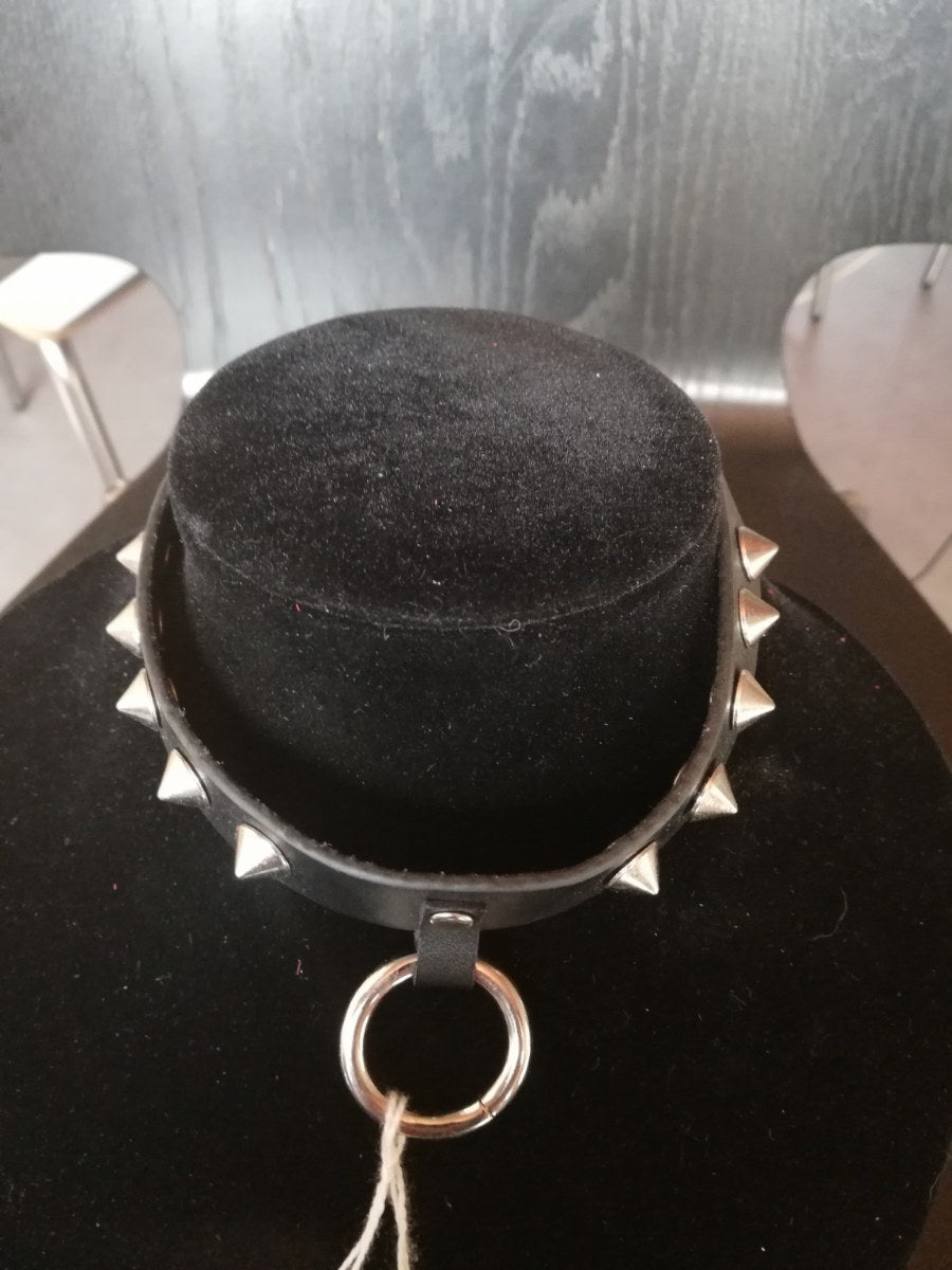 Zwart lederen collar met spikes - SM - speeltjes